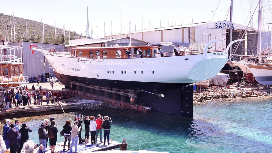zanziba-sailing-yacht-archipelago-46m-2015-launch-hull