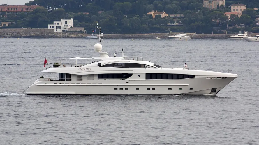 taurica-motor-yacht-heesen-2014-40m-profile