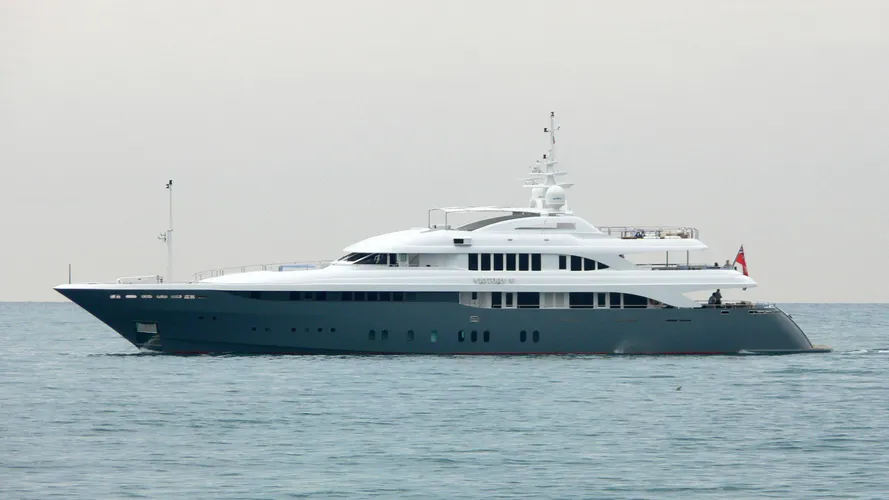 victory-motor-yacht-lamda-2007-52m-profile-before-refit