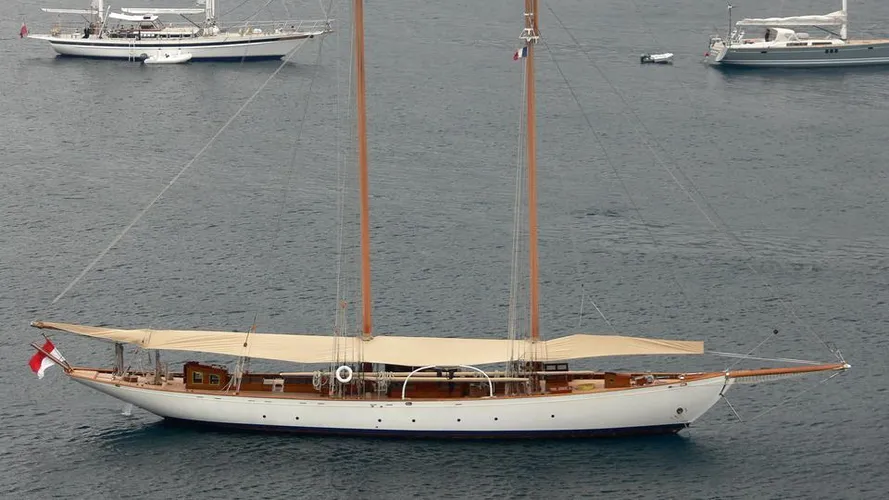 doriana-sailing-yacht-frederikssund-skibs-1930-39m-aerial-profile