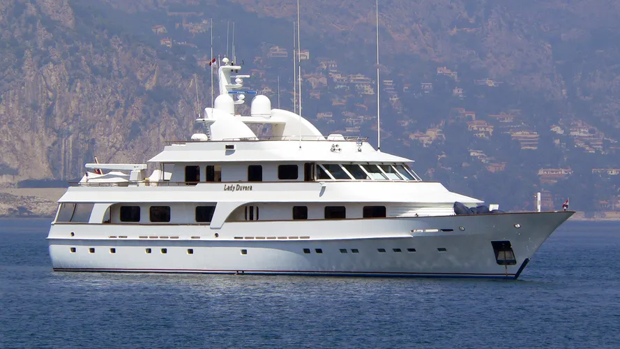lady-duvera-motor-yacht-hakvoort-200-44m-profile