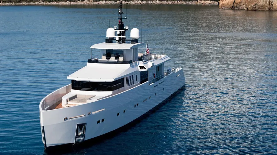 alyssa-motor-yacht-tansu-2014-39m-bow