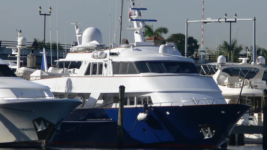 quivira-motor-yacht-benetti-1979-34m-bow-moored