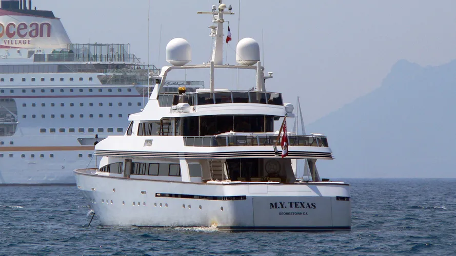 texas-motor-yacht-proteksan-1984-45m-stern