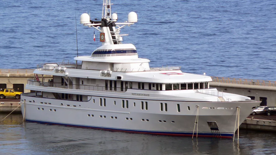 white-rose-of-drachs-motor-yacht-peterswerft-kusch-2004-65m-half-profile