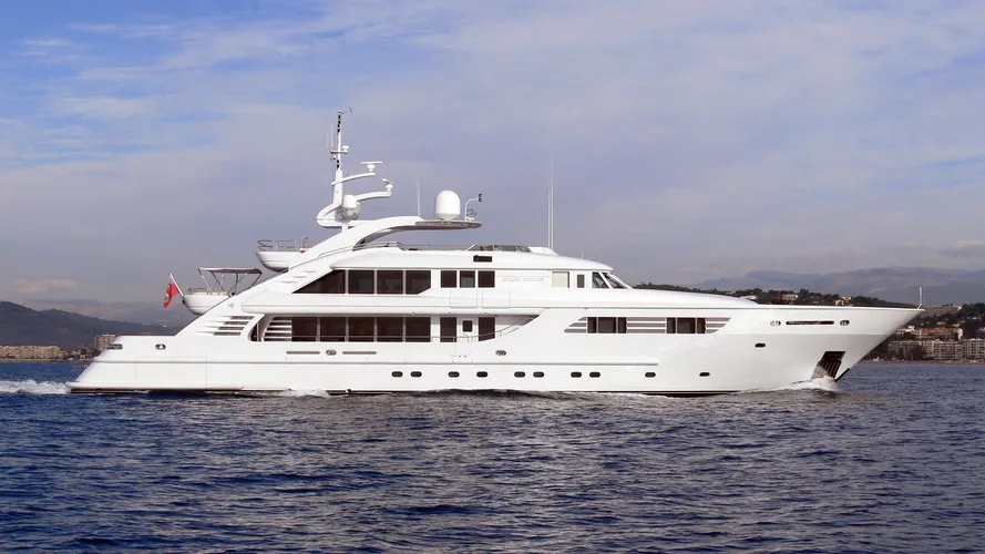 happy-days-motor-yacht-isa-470-2004-47m-profile