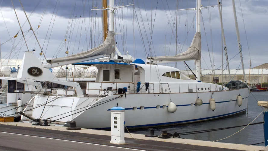 anna-alfa-sailing-yacht-liman-2005-30m-half-profile