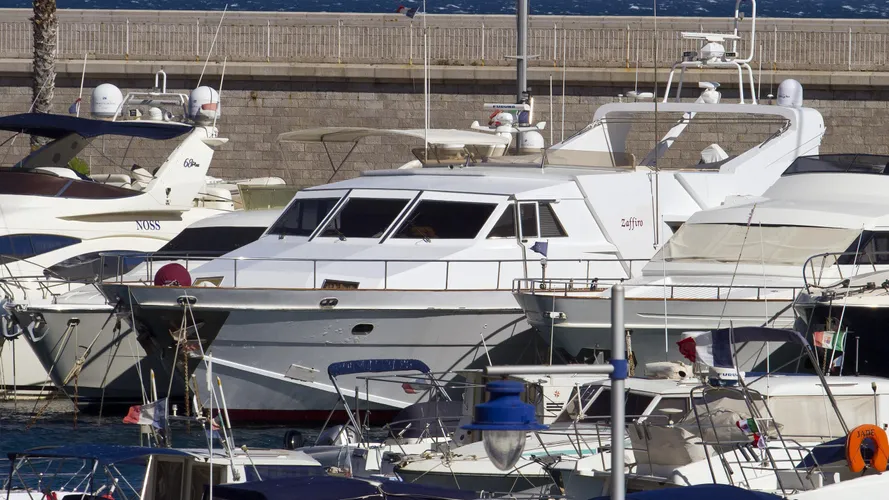zaffiro-motor-yacht-canados-90-1974-26m-half-profile