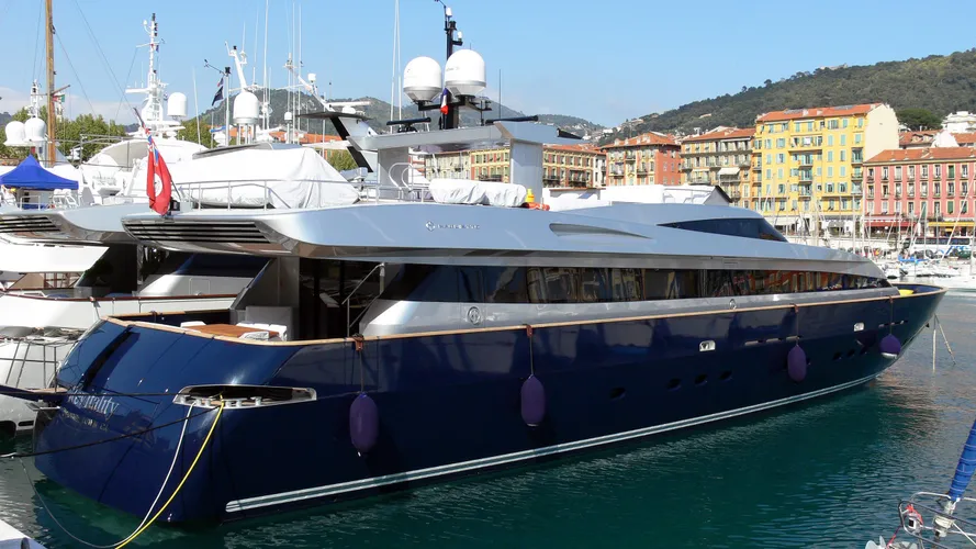 irock-motor-yacht-baglietto-2005-34m-half-profile