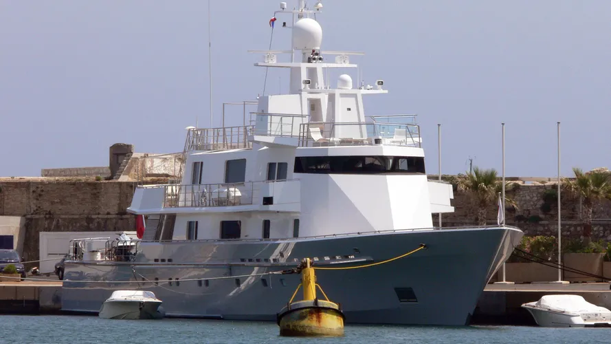 ronin-motor-yacht-lurssen-1993-58m-bow