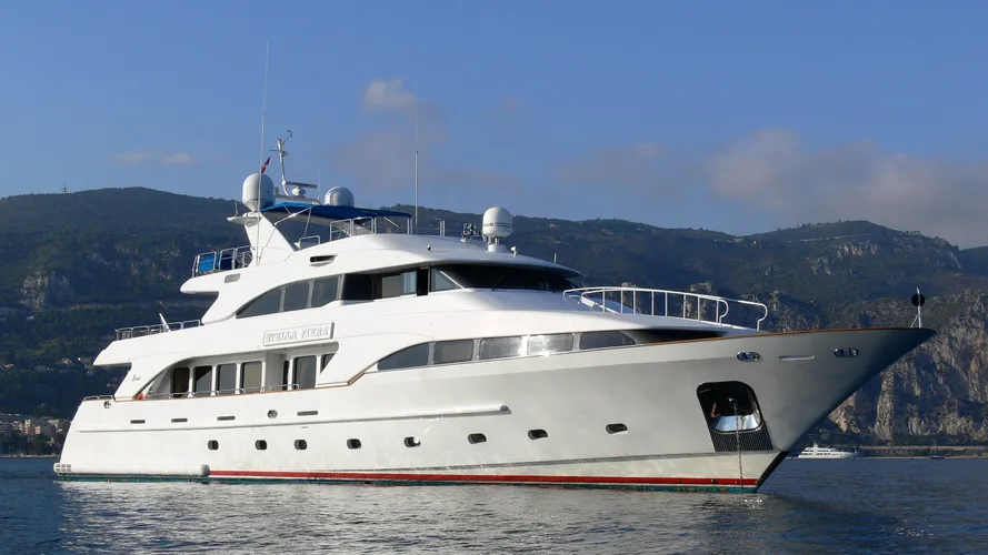 stella-fiera-motor-yacht-benetti-classic-115-1998-35m-half-profile