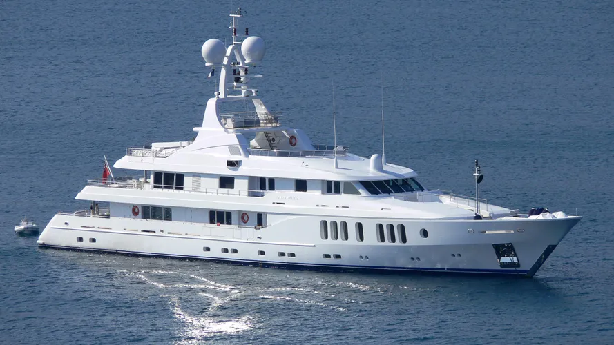 talisman-maiton-motor-yacht-turquoise-2006-54m-half-profile