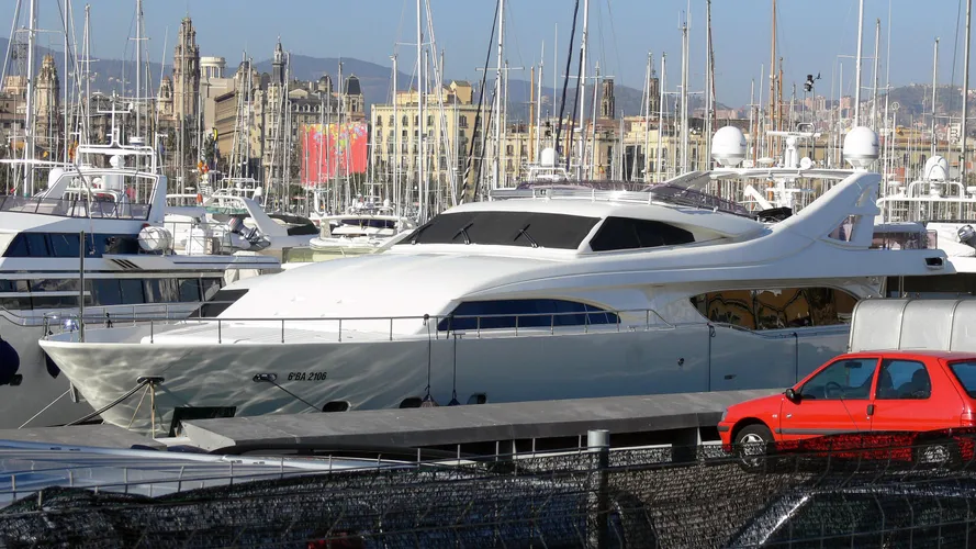 camarik-motor-yacht-ferretti-custom-line-112-2005-34m-moored-half-profile