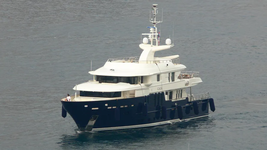 gaja-motor-yacht-hotchya-35nc-35m-2006-bow