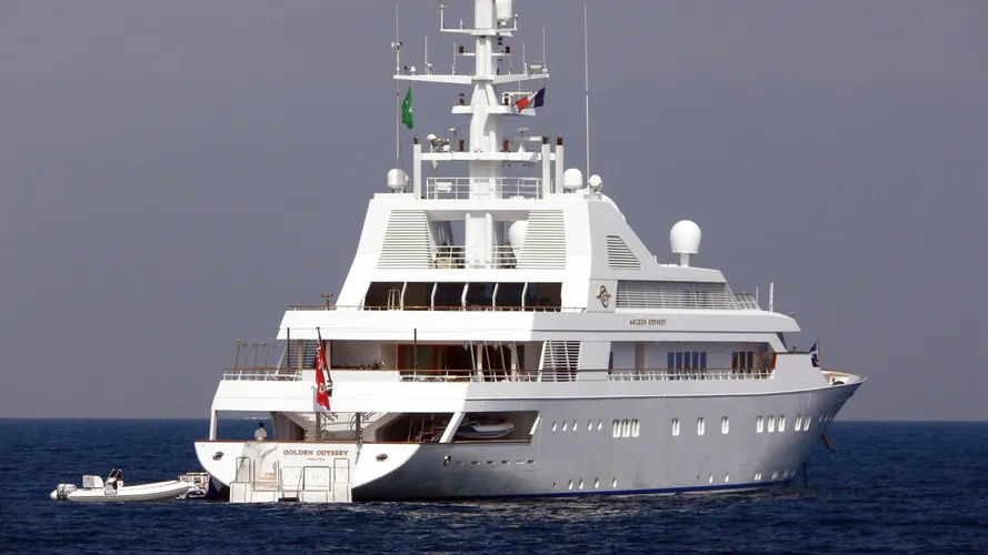grand-ocean-golden-odyssey-ii-motor-yacht-blohm-voss-1990-80m-stern