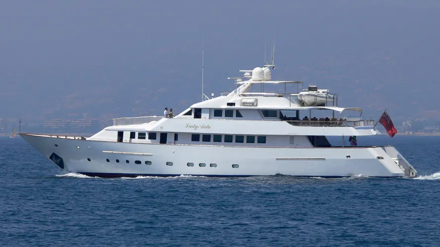lady-aida-motor-yacht-bugari-1990-36m-profile