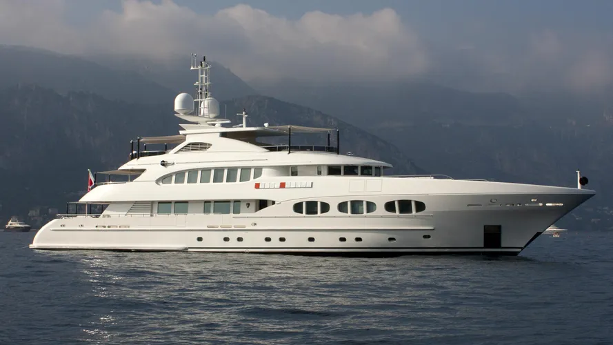 odyssea-como-lady-petra-motor-yacht-heesen-2012-47m-profile