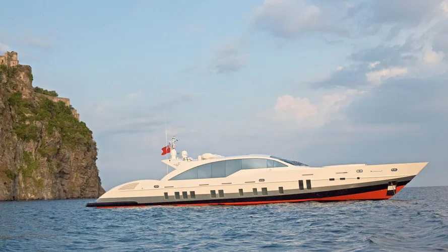 double-shot-motor-yacht-tenomar-2011-36m-profile