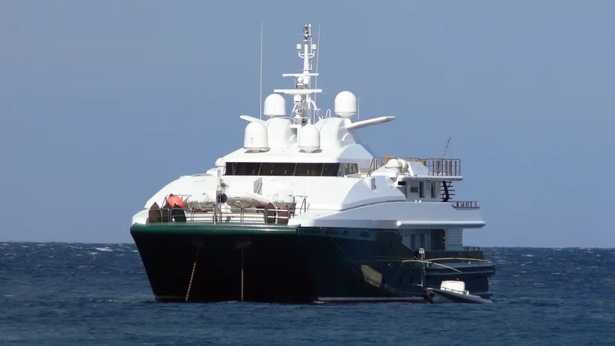 moecca-motor-yacht-oceanfast-1993-45m-bow