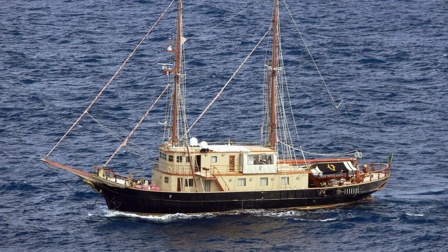 new-vagabunda-sailing-yacht-dieterni-1942-36m-cruising-profile