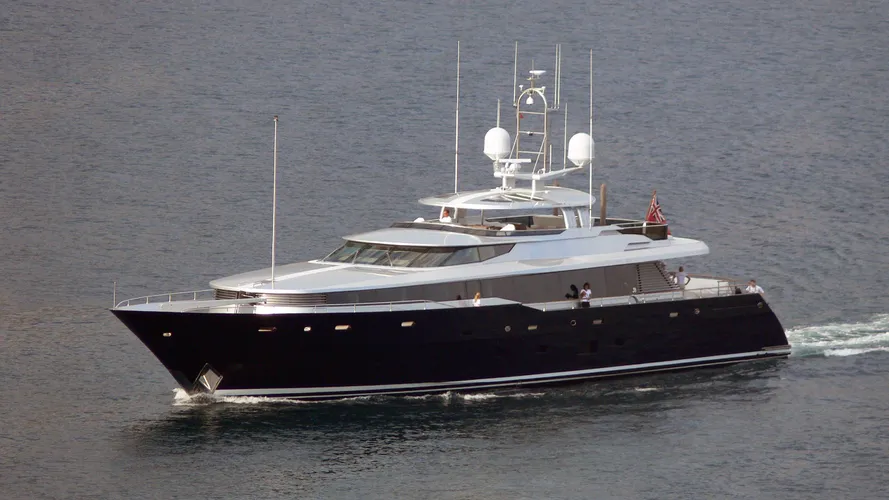 gazelle-polly-motor-yacht-alloy-2007-41m-cruising-half-profile