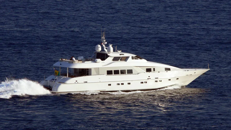 sun-ark-motor-yacht-heesen-1995-37m-cruising-half-profile