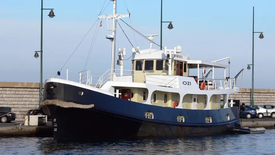 ozi-expedition-yacht-plimbott-1972-24m-half-profile