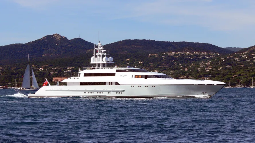 rabdan-motor-yacht-silver-2007-73m-profile-crusiing