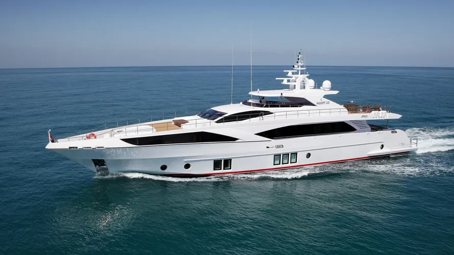 ksk nashwan motoryacht gulf craft majesty 122 2015 37m cruising profile 