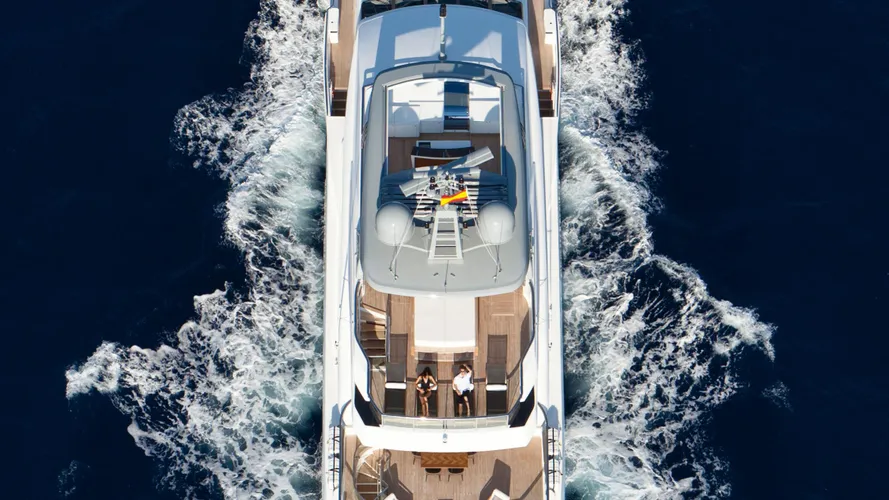 imperial-princess-motor-yacht-2012-40m-aerial-cruising