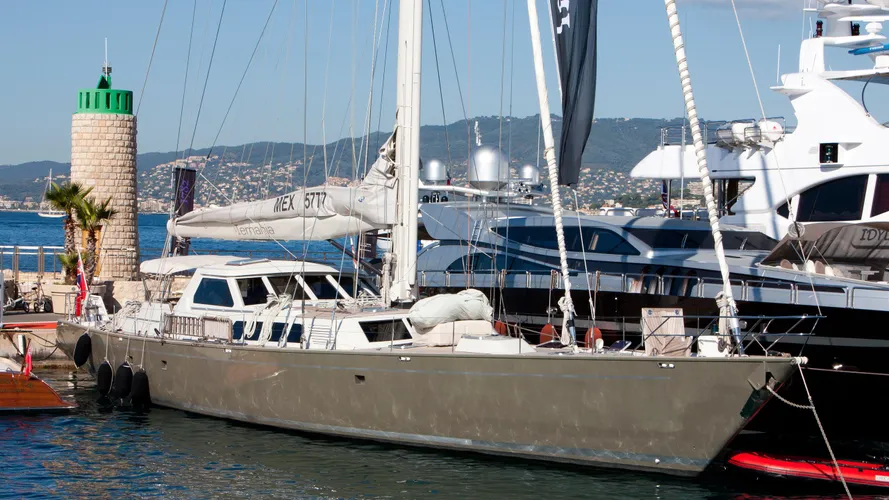 iemanja-v-sailing-yacht-biot-1988-32m-bow-moored