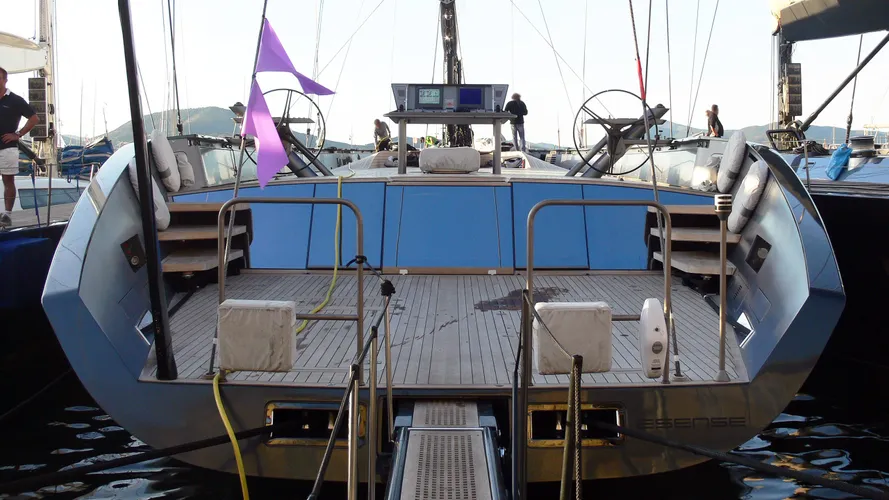 esense-motor-yacht-wally-2006-44m-stern