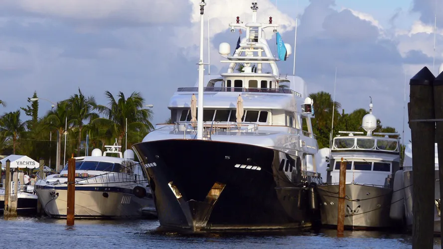 noble-house-motor-yacht-sensation-2006-53m-bow