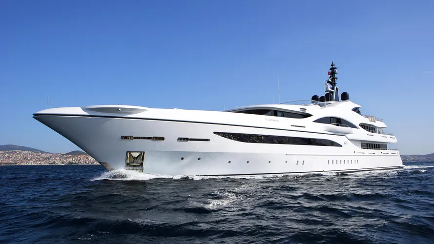 Vicky-motor-yacht-turquoise-2012-73m-bow