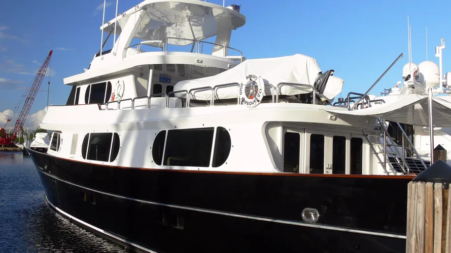 bravo-motor-yacht-stephens-1974-30m-front-half-profile