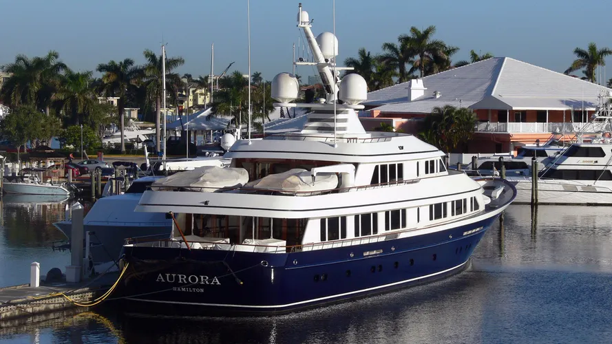 aurora-b-motor-yacht-feadship-1992-50m-stern