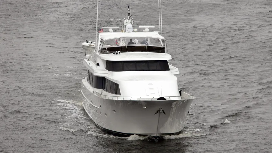 miss direction musbe dreamin motoryacht westport westship 108 1998 33m cruising bow