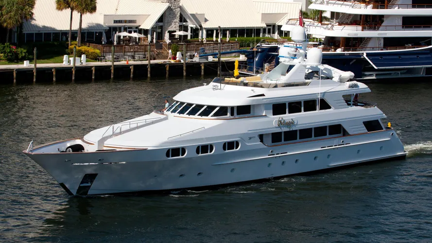 attitude-motor-yacht-trinity-1997-46m-running-half-profile
