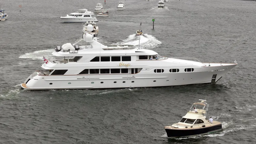 attitude-motor-yacht-trinity-1997-46m-running-profile