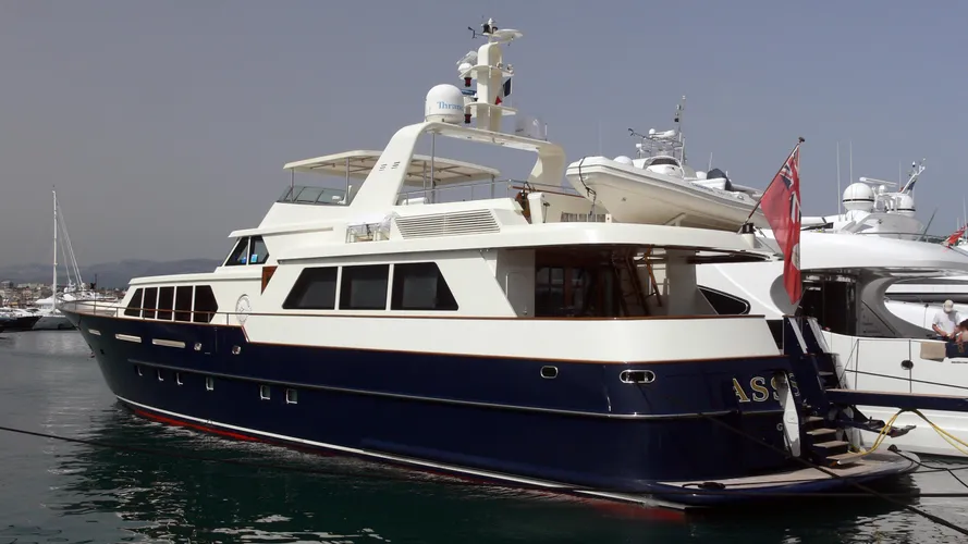 cassiopeia-motor-yacht-holland-jachtbouw-2004-32m-half-profile