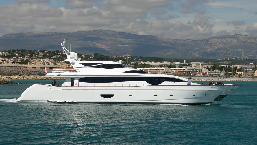 choo-choo-motor-yacht-new-versilcraft-2006-36m-profile