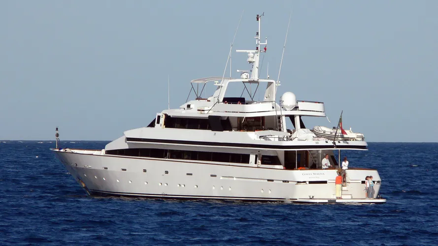 costa-magna-motor-yacht-proteksan-1986-44m-stern