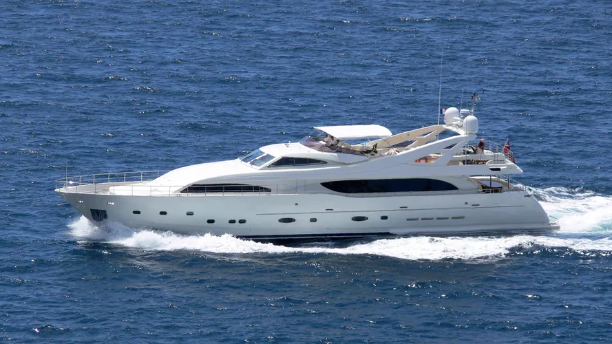 gazou-motor-yacht-ferretti-custom-line-115-2006-34m-running-profile