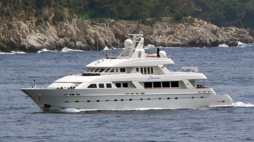 island-heiress-motor-yacht-cheoy-lee-global-145-1996-44m-profile-cruising
