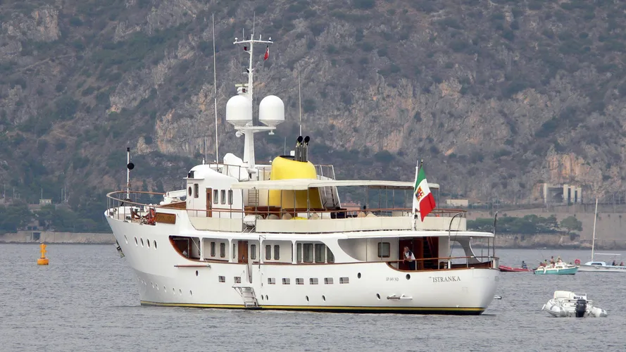 istranka-motor-yacht-iii-maj-1959-46m-stern