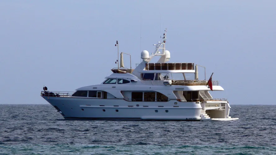 jazz-motor-yacht-benetti-tradition-2007-30m-half-profile