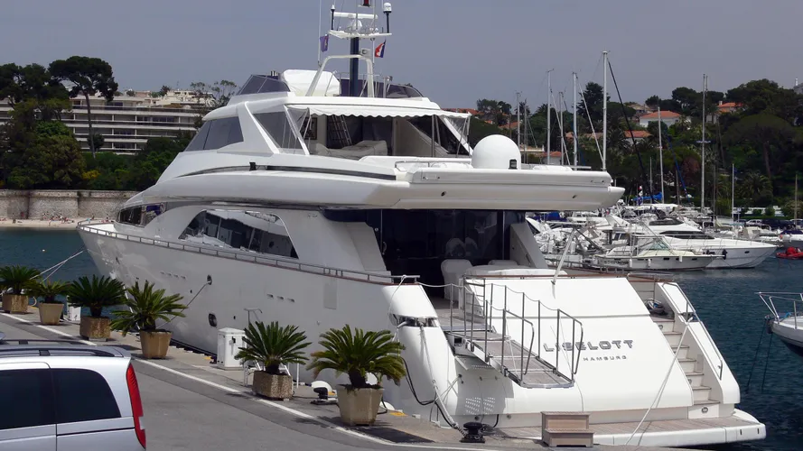 pozitron-mady-iii-motor-yacht-couach-3300-2000-35m-moored-stern