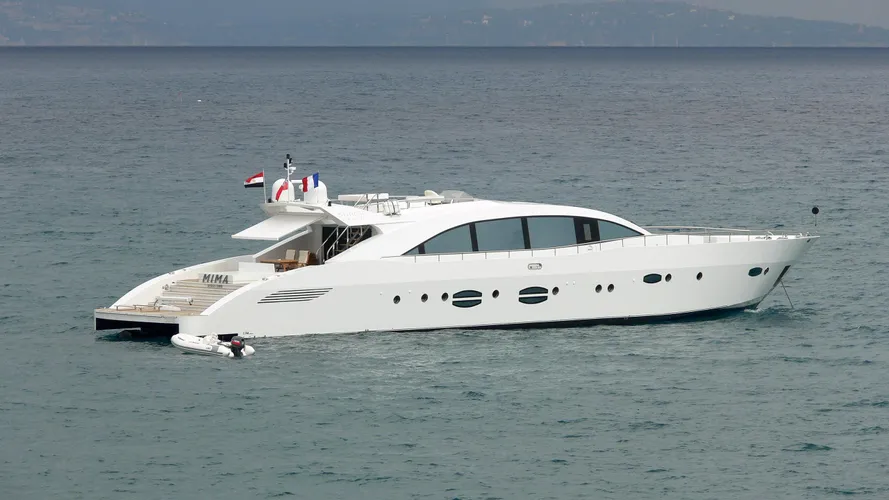 mima-motor-yacht-shama-2008-36m-stern
