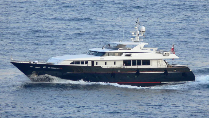 kingfish-mina-motor-yacht-codecasa-2003-35m-profile