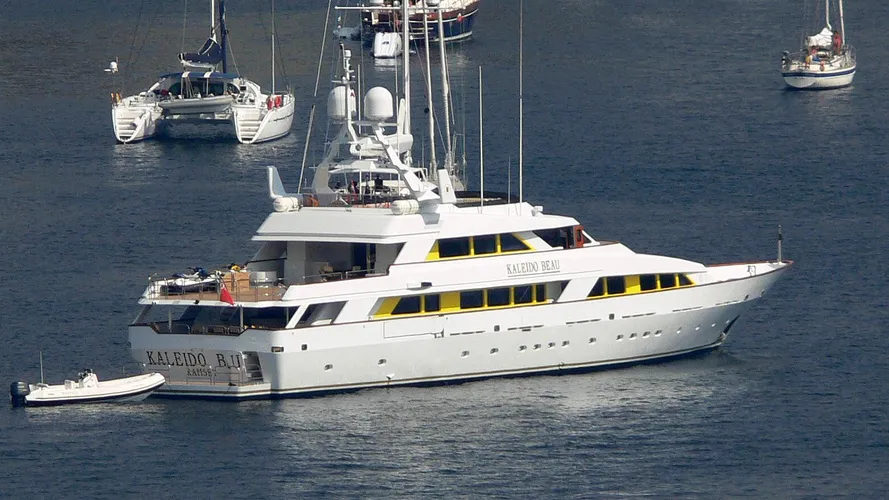 mistress-motor-yacht-benetti-45m-1990-46m-moored-half-profile